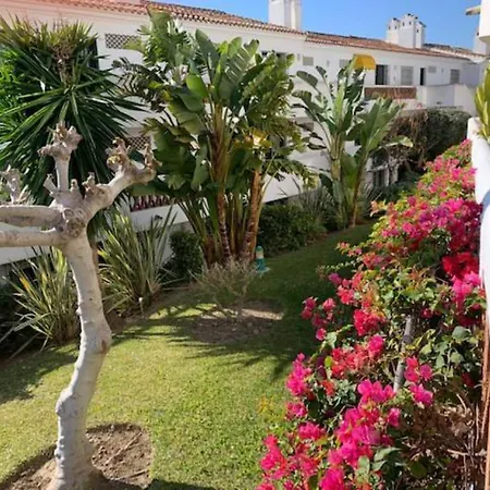 Pueblo Del Parque Avec Belle Terrasse *