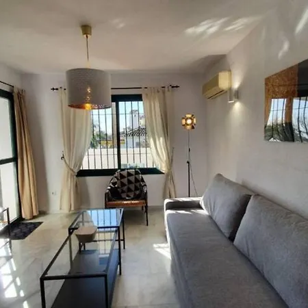 Pueblo Del Parque Avec Belle Terrasse Benalmádena